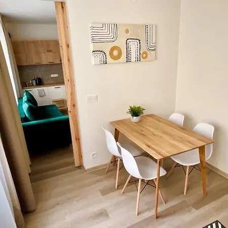 Apartment 1 In The Bank House